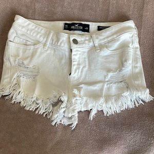 low rise white denim shorts, size 00 w23